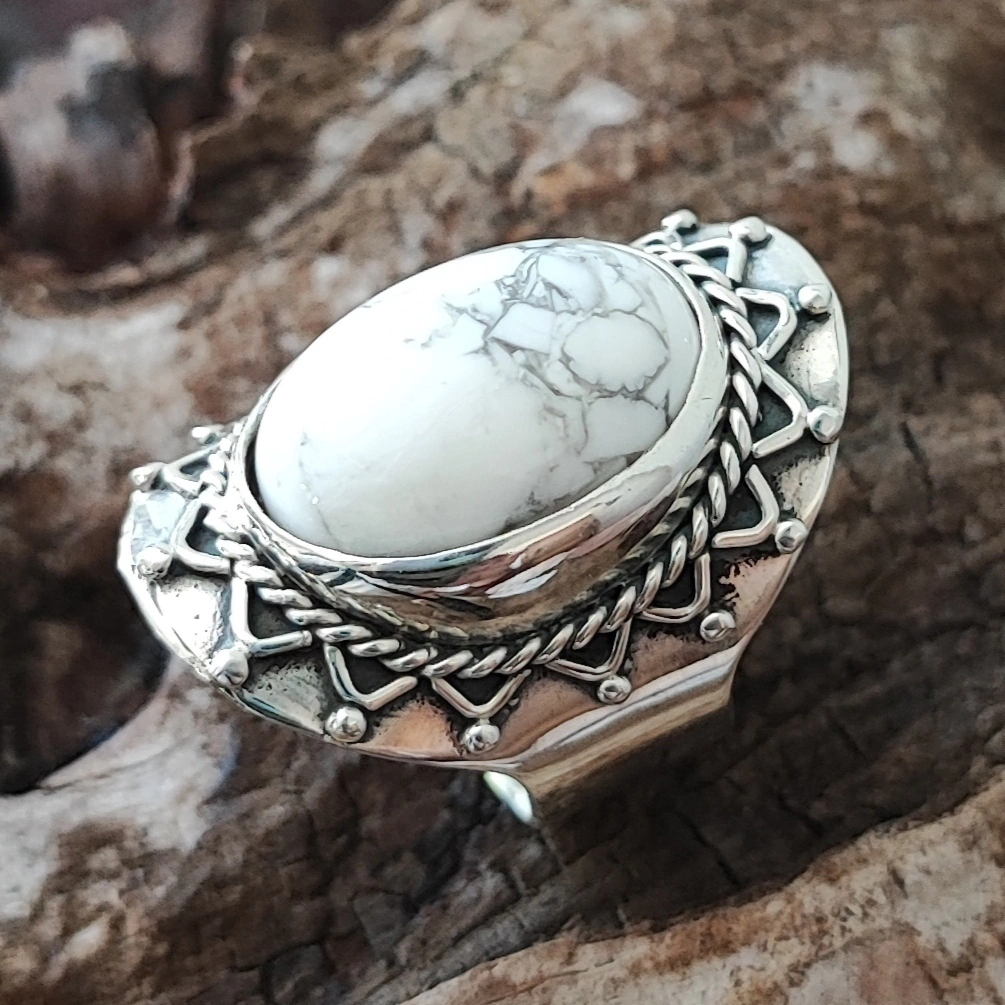 Anel Howlite Branca 07