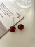 Brinco Cherry - Banhado a Ouro na internet