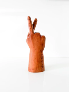 Mãos de Nil - Dedos cruzados