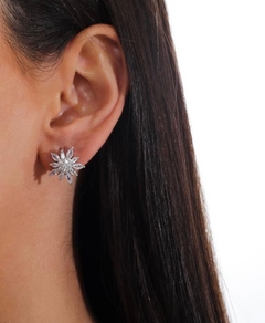 Brinco Flor Ródio Claro - comprar online