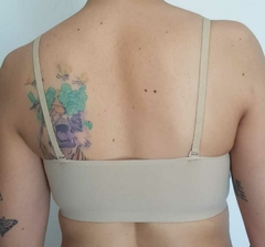 Top corte láser con almohadillas desmontables (4 talles) - comprar online