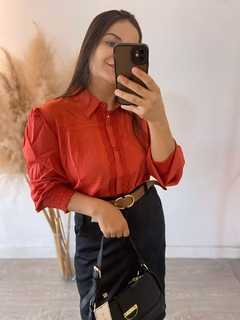 Camisa social feminina na internet