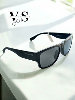 Óculos de sol detalhe 3D - comprar online
