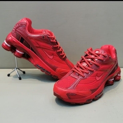 Nike Shox R4 Supreme