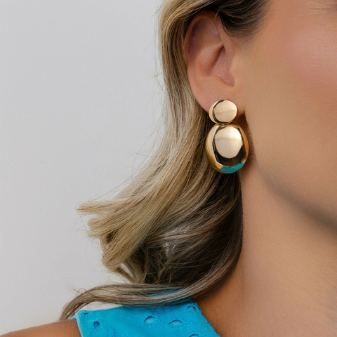 Brinco redondo com base oval