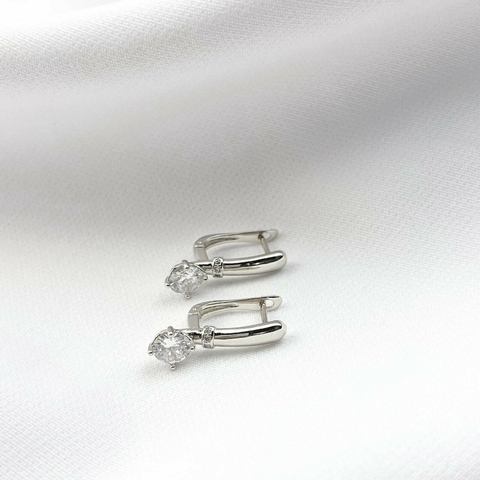 Argola articulada com zircônia na ponta