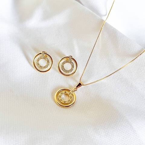 Conjunto cravejado com zircônias