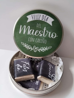 Souvenir lata pastillera + 4 chocolates personalizados - comprar online