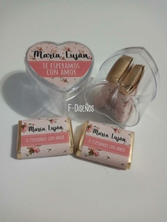Souvenir cajita corazón acrílico con 2 chocolates personalizados