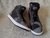 Bota Biker Material Piel y Gamuza Color Negro con Gris