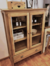 Vitrina inglesa 100x100x40 cm. en Madera Nativa Pintada - tienda online