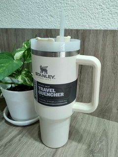 Vaso Stanley Travel Quencher The Big Grip - 1.18 Ltros - Blanco - comprar online