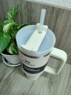 Vaso Stanley Travel Quencher The Big Grip - 1.18 Ltros - Blanco - Termos Payé