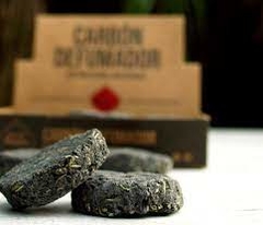 Carbon con hierbas