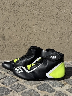 BOTAS NEGRAS CON FLUO en internet