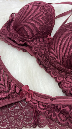 Conjunto Flavia com bojo na internet