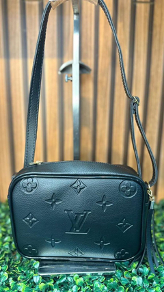 Bolsa Louis Vuitton na internet