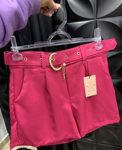 Shorts Alfaiataria com cinto personalizado na internet