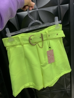 Shorts Alfaiataria com cinto personalizado