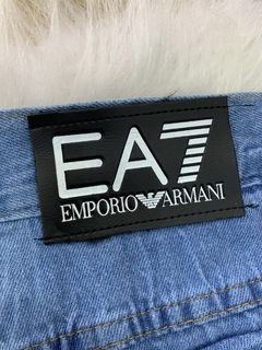 Bermuda Jeans Armani Rasgada - comprar online