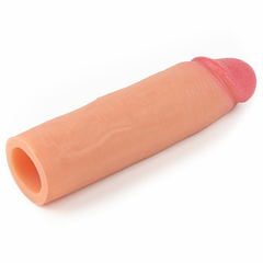 00313 | Capa peniana extensora com 2,5 cm de extensão, feita em material resistente e confortável - LOVETOY - E-VARIEDADES