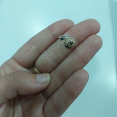 Dije con Piedras Naturales. - comprar online