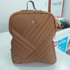Mochila Mediana Marrón.