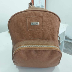 Mochila Marrón Mediana.