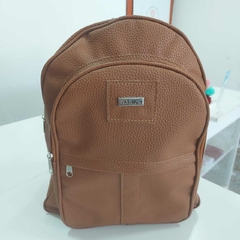 Mochila con Triple Cierre Marrón.
