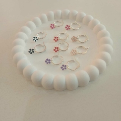 Argollitas con Colgante Flor.