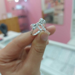 Anillo Moño. en internet
