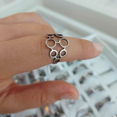Anillo con Círculos Chicos.
