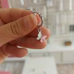 Argollitas con Colgante Mariposas. - Santa Rita Joyas y Accesorios