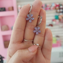 Argollitas con Colgante Flores. - comprar online