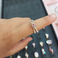 Anillo Frutillita con Detalles en Oro. - Santa Rita Joyas y Accesorios