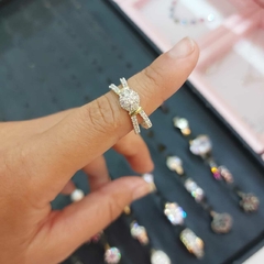 Anillo Frutillita con Detalles en Oro.
