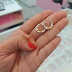 Argollitas Infladitas con Detalles en Oro.