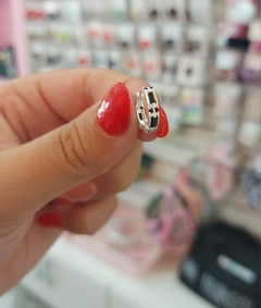 Argollitas Cliker con Piedras Negras Encastradas. - comprar online