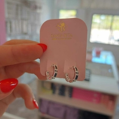 Argollitas Cliker con Piedras Negras Encastradas.