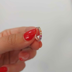 Argollitas Cliker con Piedras Encastradas. en internet