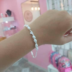 Pulsera Corazón con Perlas Blancas. - comprar online