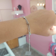 Pulsera Doble con Dijes.