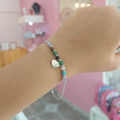 Pulsera con Pelotitas de Color y Dije. - Santa Rita Joyas y Accesorios