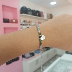 Pulsera con Pelotitas de Color y Dije. en internet