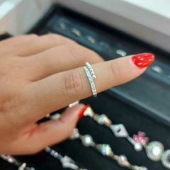 Anillo Regulable con Pelotitas y Piedritas.