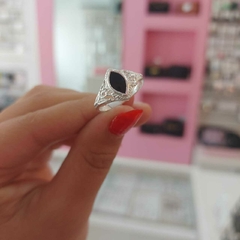 Anillo con Piedra Negra. - comprar online