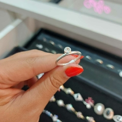 Anillo con Piedra Blanca. - comprar online