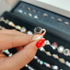 Imagen de Anillo Pelotitas con Piedra.
