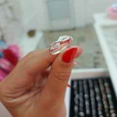 Anillo Tipo Infinito con Piedritas. - comprar online
