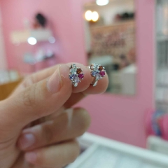 Argollitas Cliker Mini Flor con Piedritas.